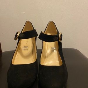 Liz Claiborne black pumps.